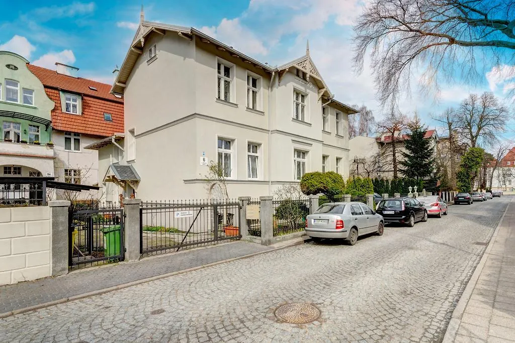Dom & House - Mokwy Unique Apartments سوبوت 0*,  بولندا