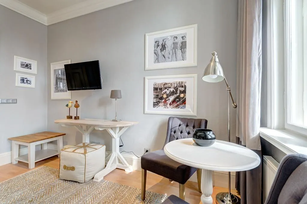 Dom & House - Mokwy Unique Apartments سوبوت 0*,  بولندا